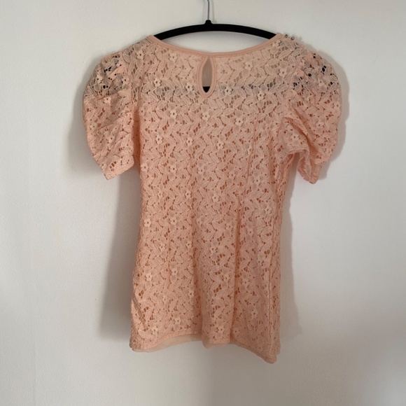Cute pink lace top - Picture 3 of 3